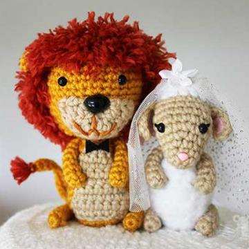 O-So-Cute Lion&Lamb Wedding Topper amigurumi pattern by Sahrit