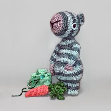 Stripey with backpack amigurumi pattern by Anastasiya Matyakh