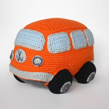 VW minivan amigurumi pattern by Christel Krukkert