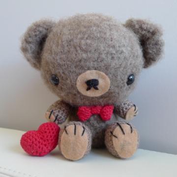 Valentine Teddy amigurumi pattern