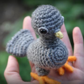 Young pigeon amigurumi pattern