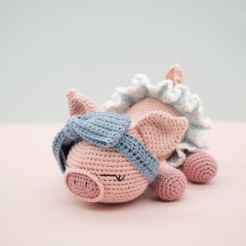 Daisy-Mae the Pig amigurumi pattern by LittleAquaGirl