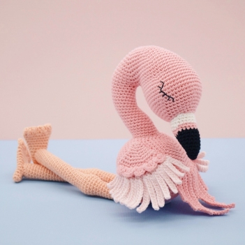 Flo the Flamingo amigurumi pattern by LittleAquaGirl