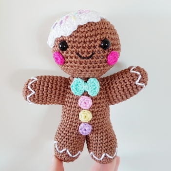 Gingerbread Man amigurumi pattern by Super Cute Design
