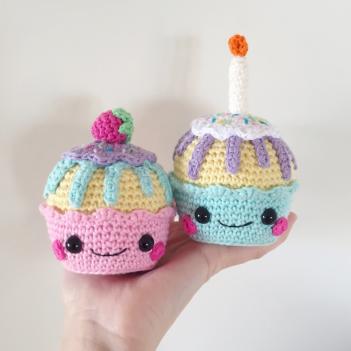 Happy Cupcakes amigurumi pattern by Super Cute Design