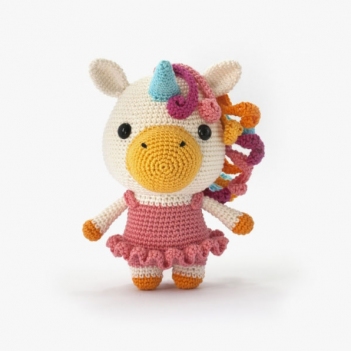 Bella the Unicorn amigurumi pattern by DIY Fluffies