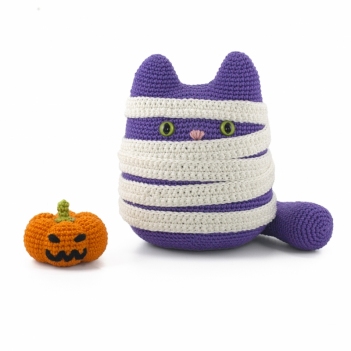 Kiki the Mummy Cat & Halloween Pumpkin amigurumi pattern by DIY Fluffies