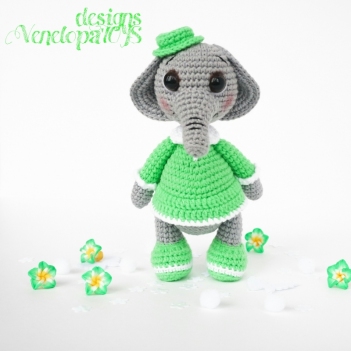 Elephant amigurumi pattern by VenelopaTOYS