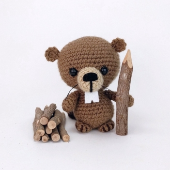 Boone the Beaver amigurumi pattern by Theresas Crochet Shop