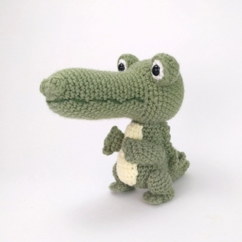 Carl the Crocodile amigurumi pattern by Theresas Crochet Shop