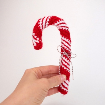 Crochet Candy Cane amigurumi pattern by Theresas Crochet Shop
