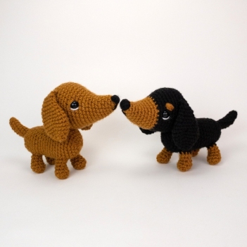 Diesel and Daisy the Dachshund Pups amigurumi pattern by Theresas Crochet Shop