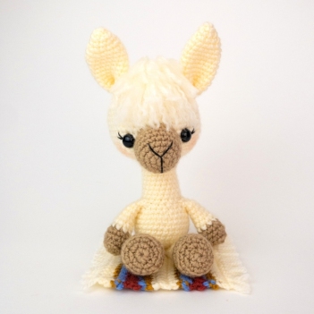 Lucy the Llama amigurumi pattern by Theresas Crochet Shop