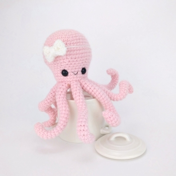 Olivia the Octopus amigurumi pattern by Theresas Crochet Shop