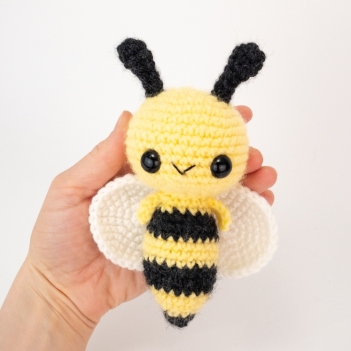Phoebee the Bumblebee amigurumi pattern by Theresas Crochet Shop