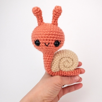 Sally the Snail amigurumi pattern by Theresas Crochet Shop