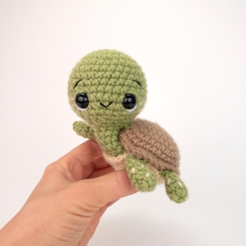 Shell the Baby Sea Turtle amigurumi pattern by Theresas Crochet Shop