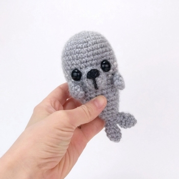 Sydney the Seal amigurumi pattern by Theresas Crochet Shop