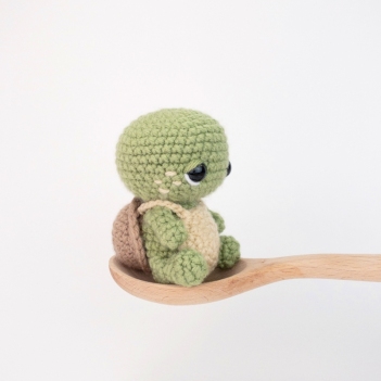 Timmy the Tiny Turtle amigurumi pattern by Theresas Crochet Shop