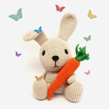 Bunny with Carrot amigurumi pattern by RoKiKi