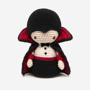 Vampire amigurumi pattern by RoKiKi