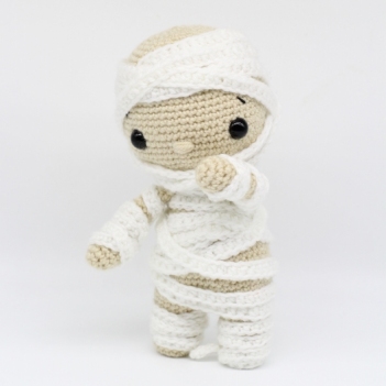 Tommy the Little Mummy amigurumi pattern by Hello Yellow Yarn