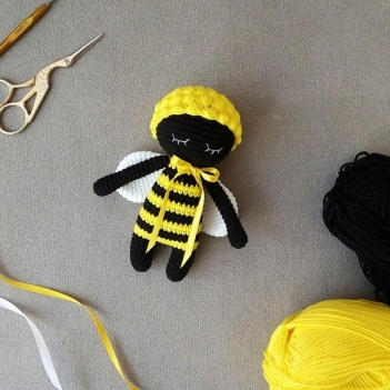 Bee Sleepy Doll amigurumi pattern by Nelly Handmade