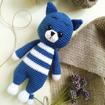 Mika the Cat amigurumi pattern by Nelly Handmade