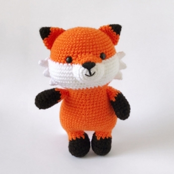 Flynn the friendly fox amigurumi pattern by Sundot Attack