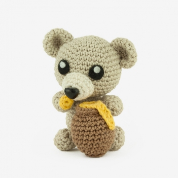 Honey Bear amigurumi pattern by Sabrina Somers