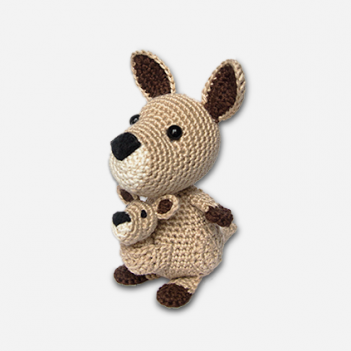 Kassidy the mini kangaroo amigurumi pattern by Mi fil mi calin