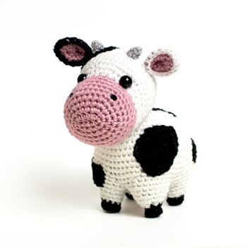 Milky the little cow amigurumi pattern by Mi fil mi calin