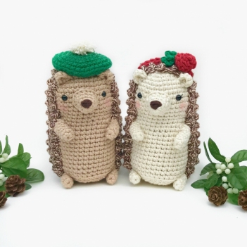 Mr. and Mrs. Hedgehog amigurumi pattern by Crochet to Play