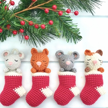 Sleepy Stocking Stuffers amigurumi pattern by Crochet to Play