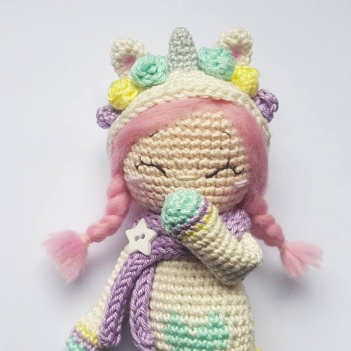 Felicity the little unicorn amigurumi pattern by Amalou Designs