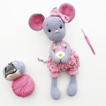 Kicky the cute mouse amigurumi pattern by Amalou Designs