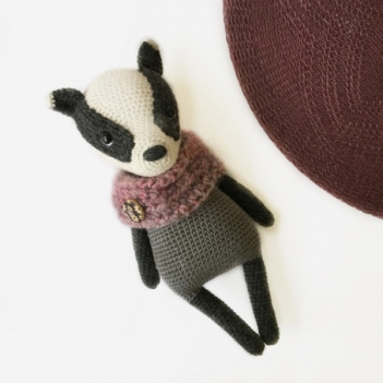 Blossom the Badger amigurumi pattern by Jojilie