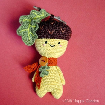 Chloe the acorn amigurumi pattern by Happy Coridon
