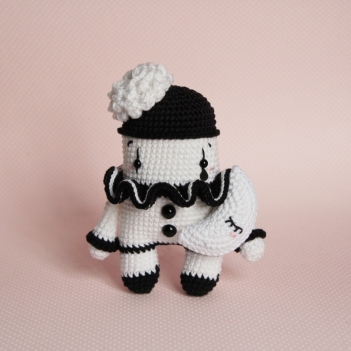 MINI Pierrot amigurumi pattern by Maria Handmade Design