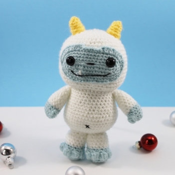 Yo-Yo the Yeti amigurumi pattern by Snips & Stitches