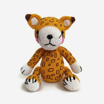 Jan the cheetah amigurumi pattern by Crochetbykim