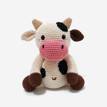 Rosalita the cow amigurumi pattern by Crochetbykim