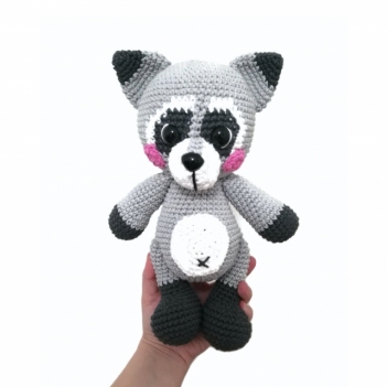 Smokey the Raccoon amigurumi pattern by Crochetbykim