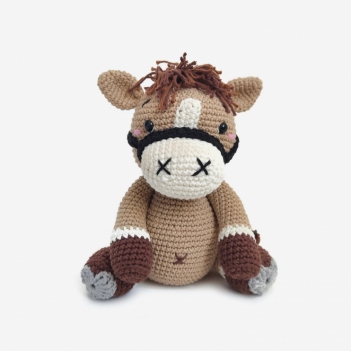 Snowflake the horse amigurumi pattern by Crochetbykim