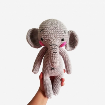 Stampy the elephant amigurumi pattern by Crochetbykim