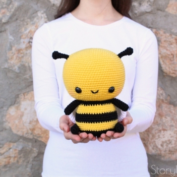 Cuddle-Sized Burt the Bee amigurumi pattern by Storyland Amis