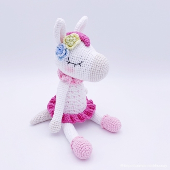 Rosie the horse amigurumi pattern by Khuc Cay