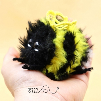 BUMBLEBEE amigurumi pattern by Maiiou