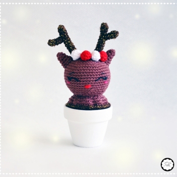 Reindeer in a Pot amigurumi pattern by P'tite Peste