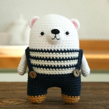Minimals - Polar bear amigurumi pattern by Bigbebez